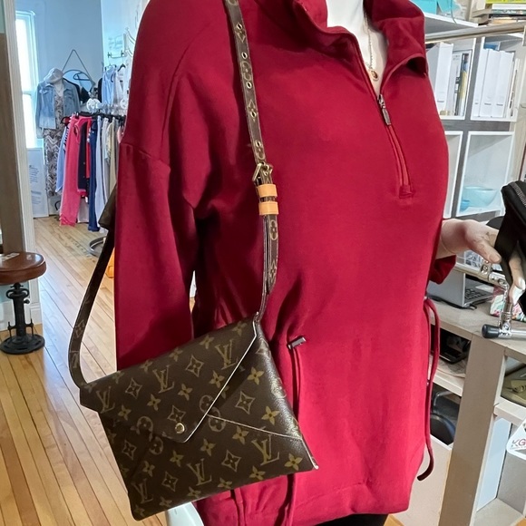 New Louis Vuitton Large kirigami ,change purse , strap & insert . - Picture 12 of 16